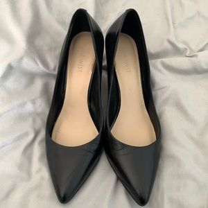 Nine West black pumps